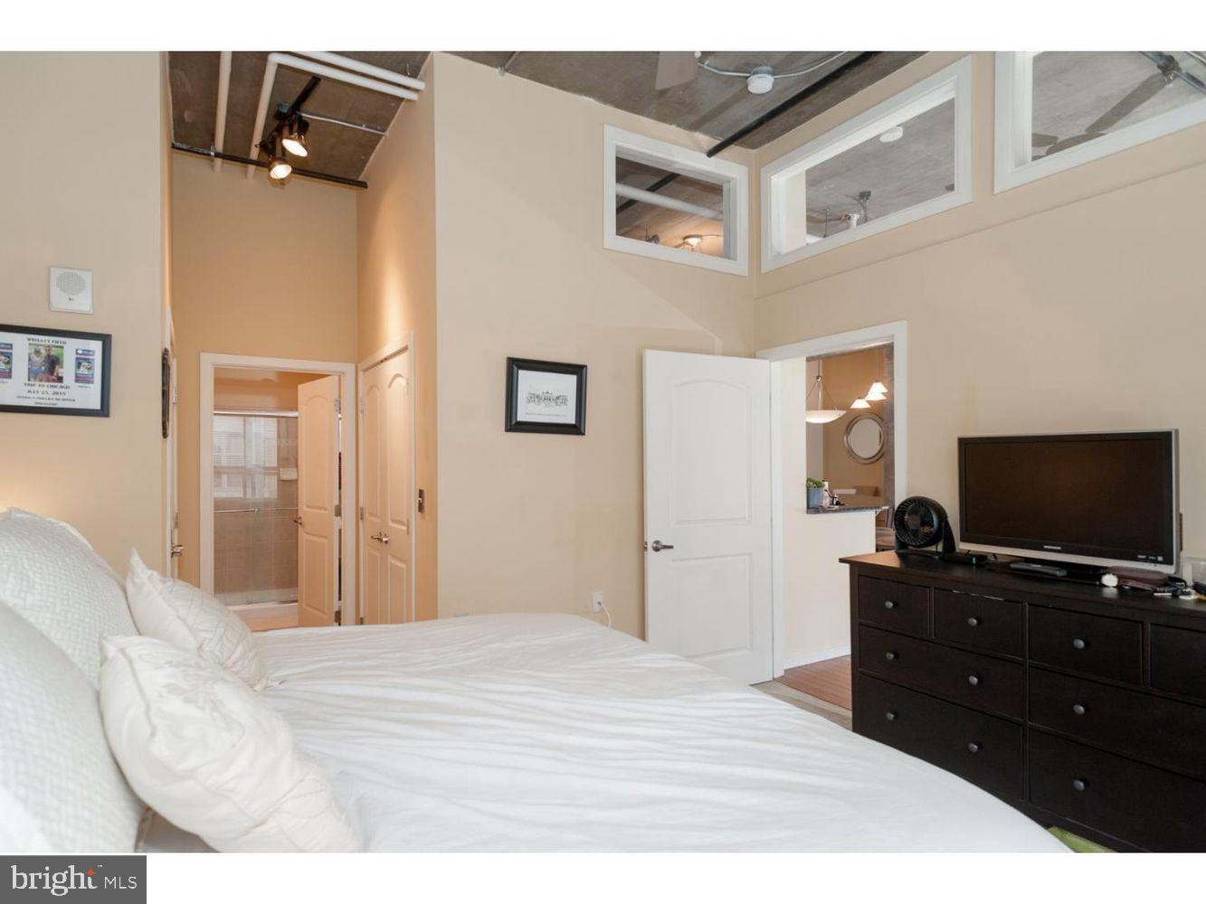 113 N BREAD STREET 3D2