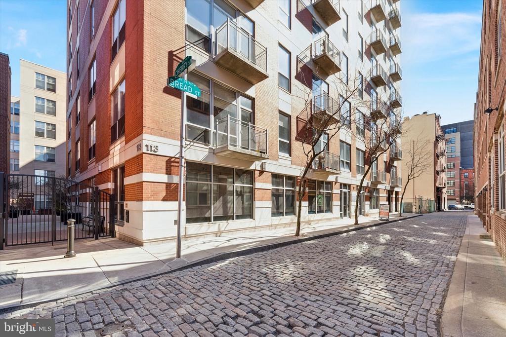 113 N BREAD STREET 3D2