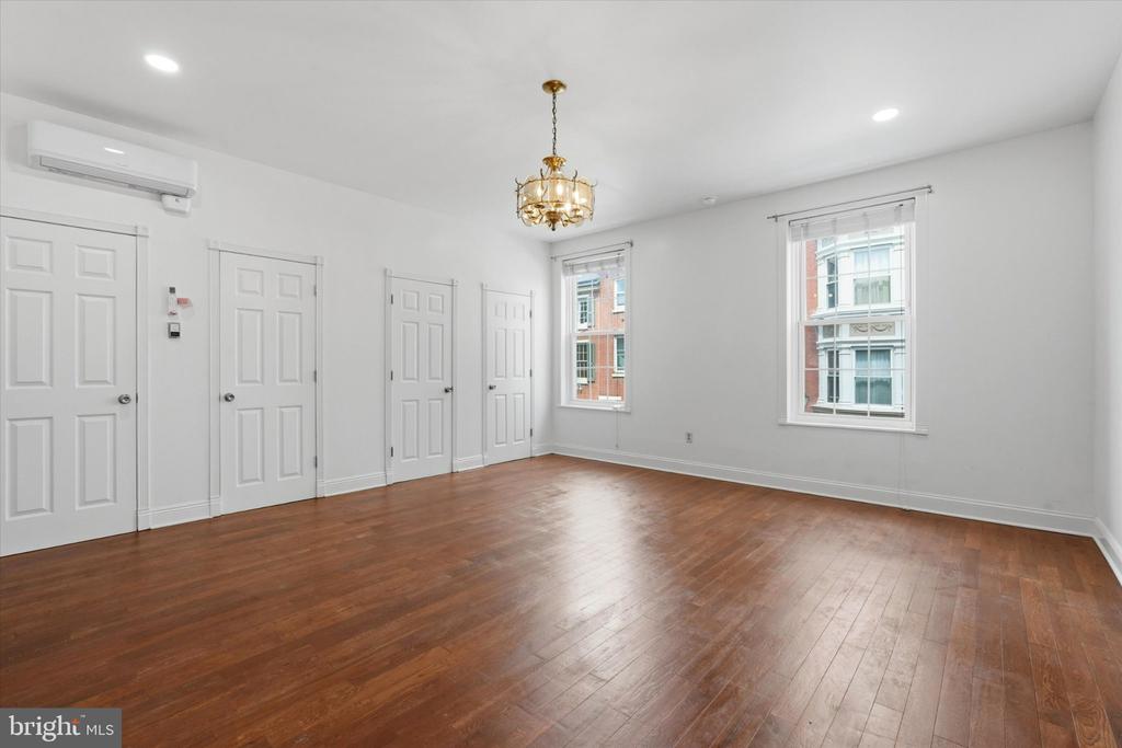 1006 PINE STREET 3