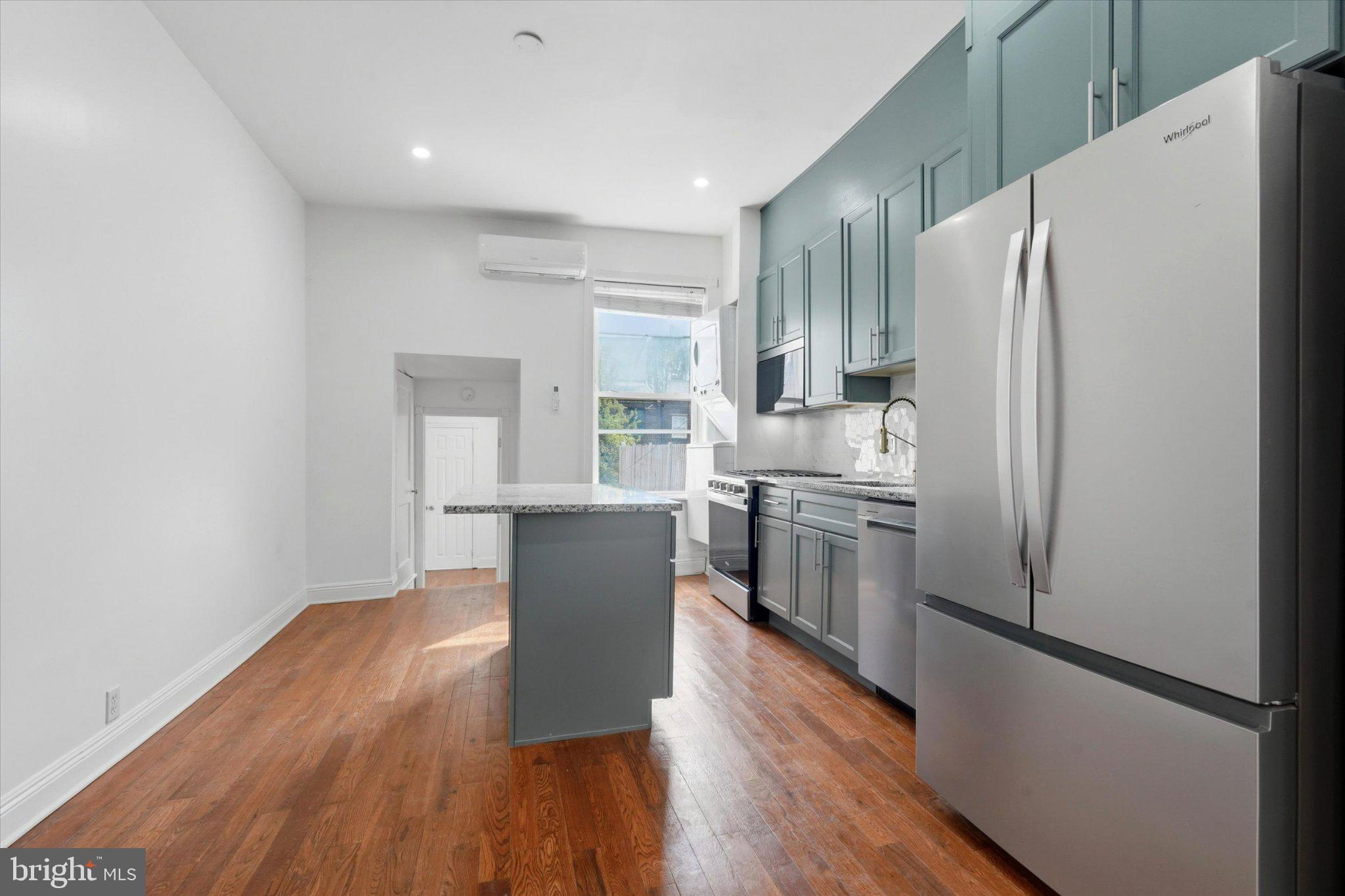 1006 PINE STREET 3