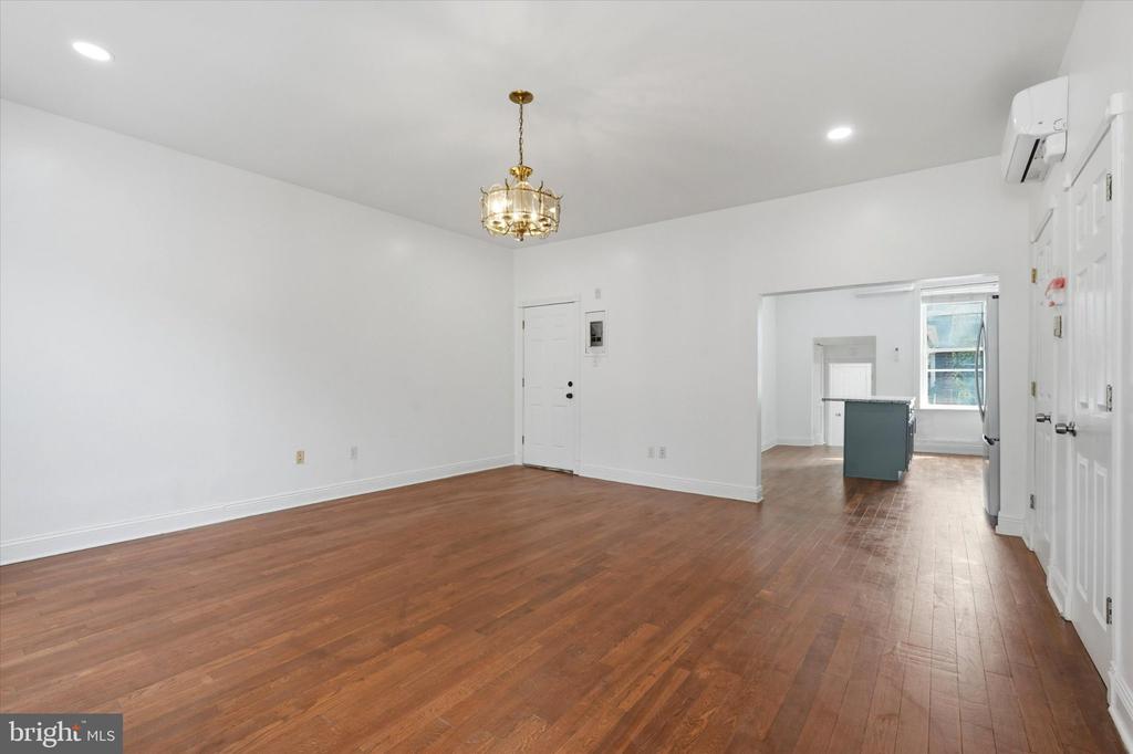 1006 PINE STREET 3