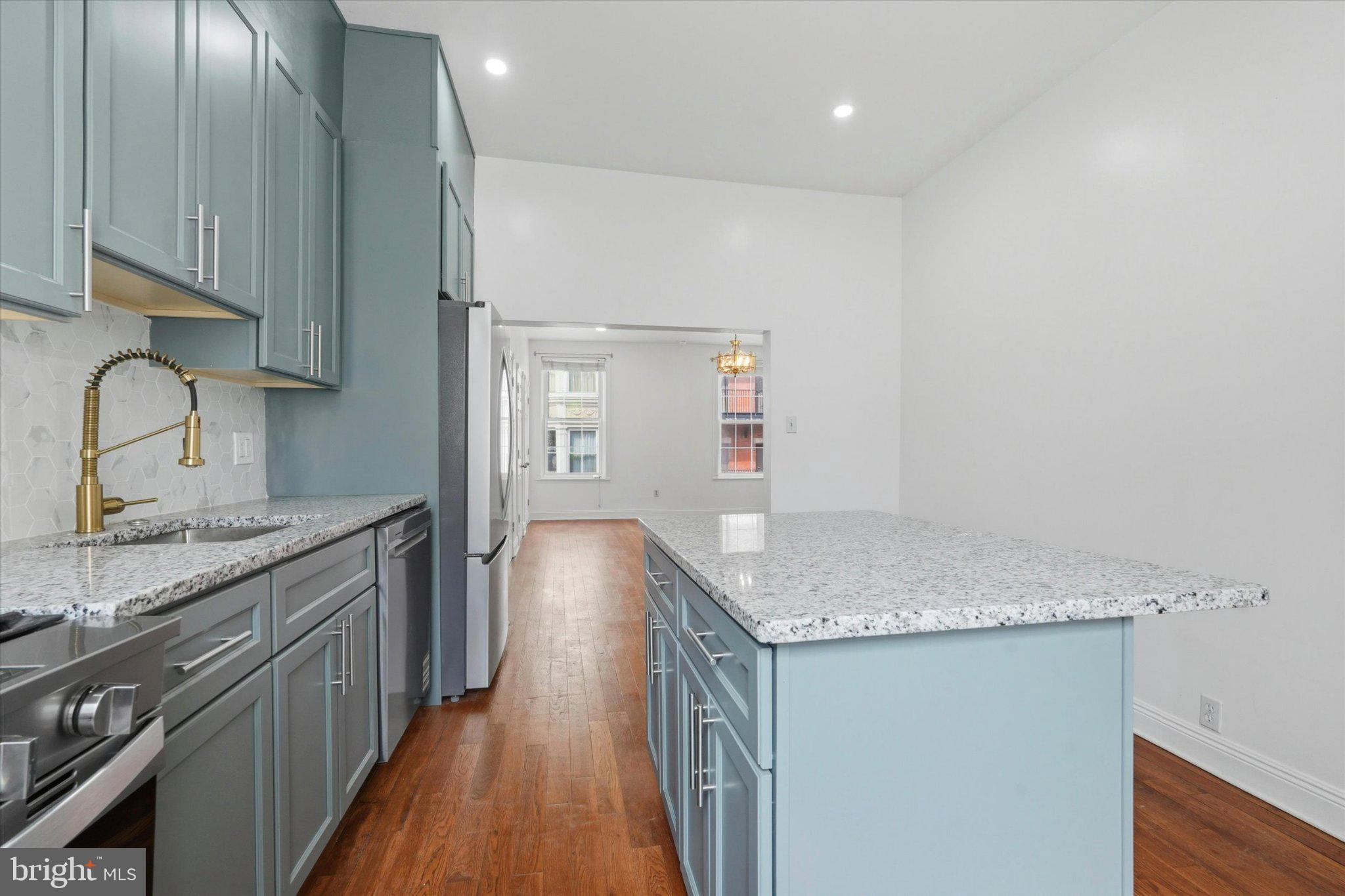1006 PINE STREET 3