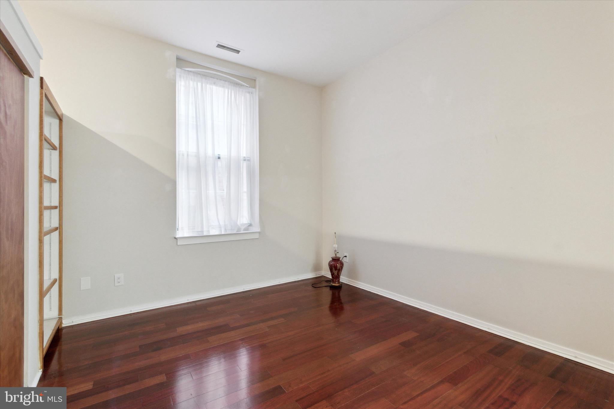 12 S LETITIA STREET 16 204