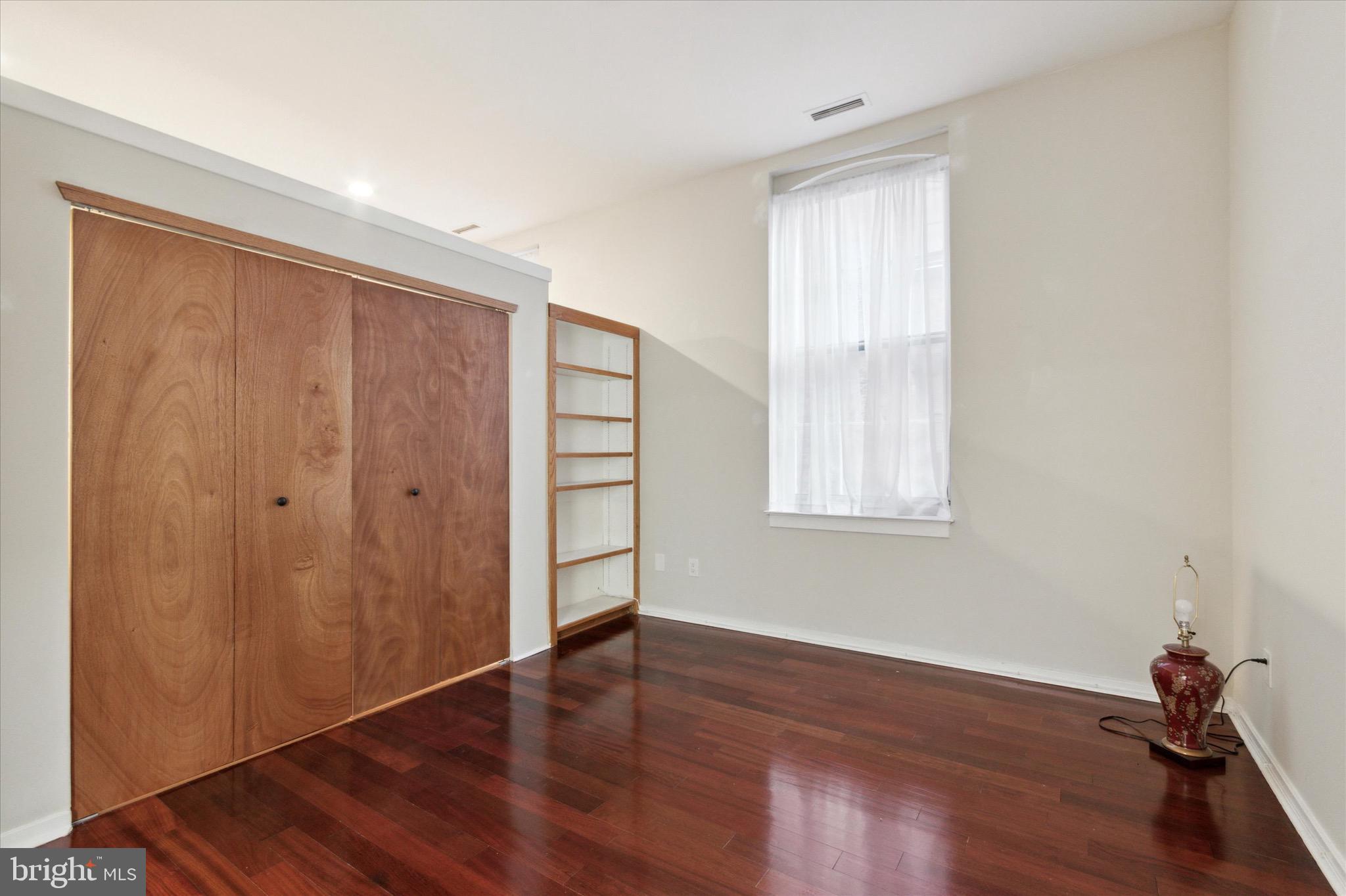 12 S LETITIA STREET 16 204