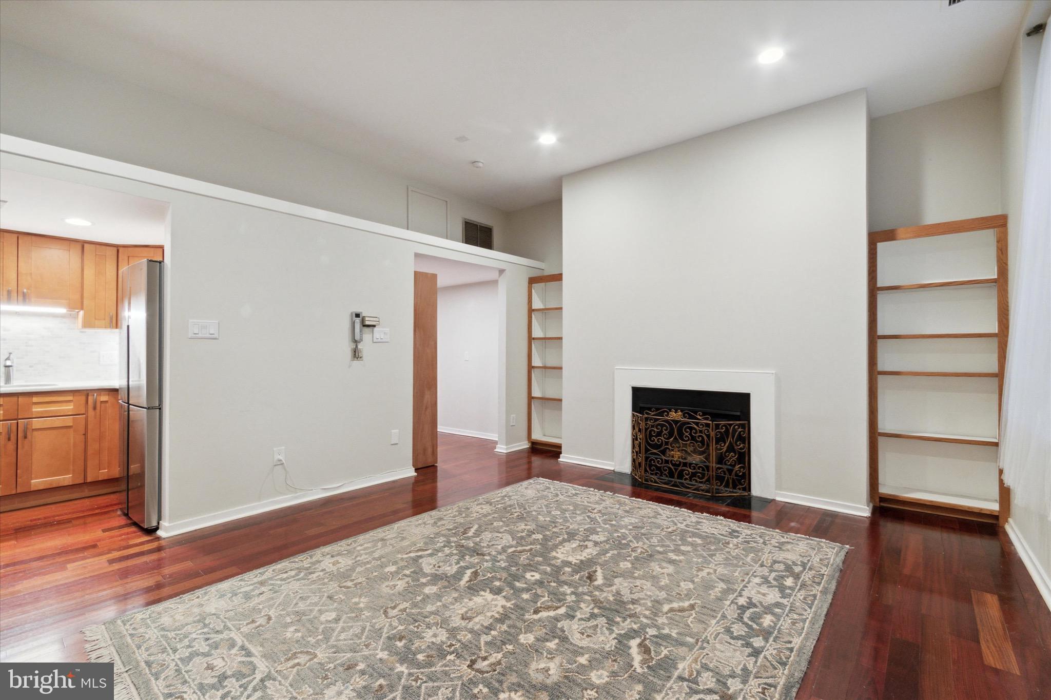 12 S LETITIA STREET 16 204