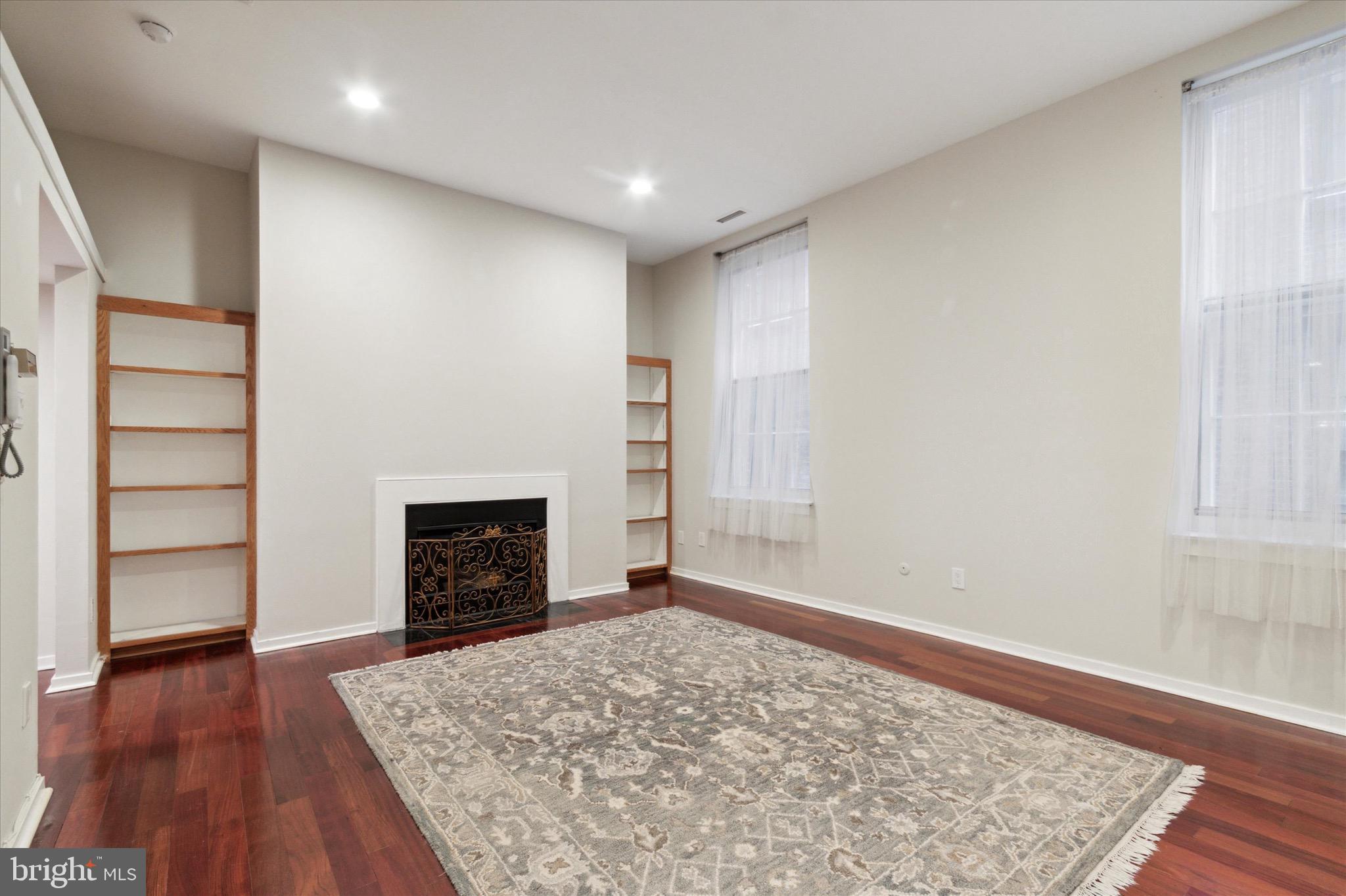 12 S LETITIA STREET 16 204