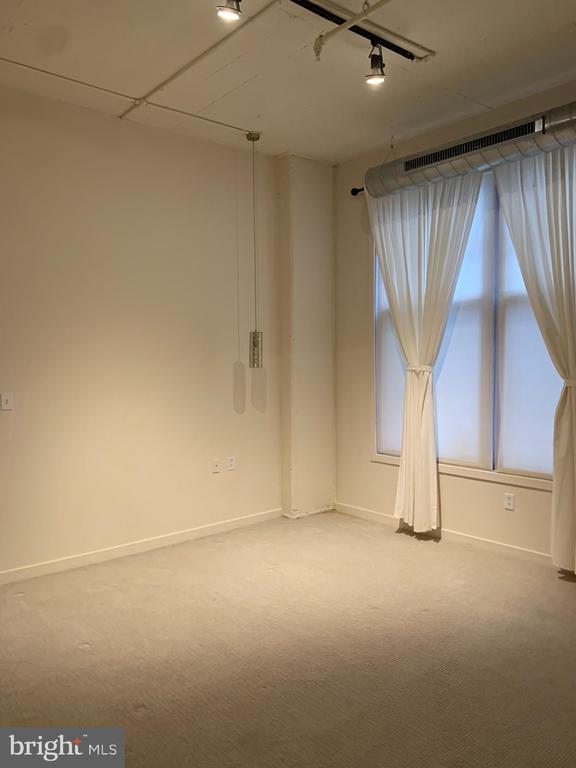 130 N 2ND STREET Unit: 4A1