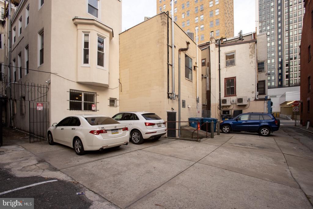 2008 CHESTNUT STREET