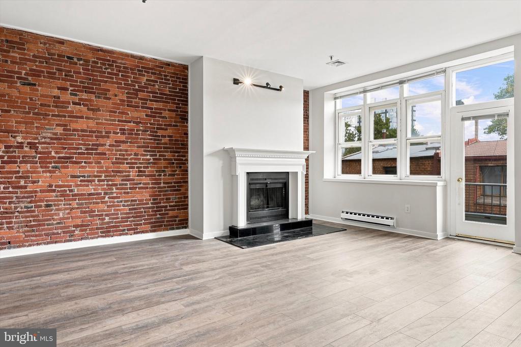 101 ARCH STREET Unit: 3B