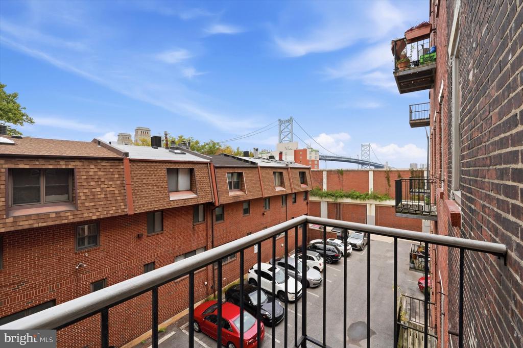 101 ARCH STREET Unit: 3B