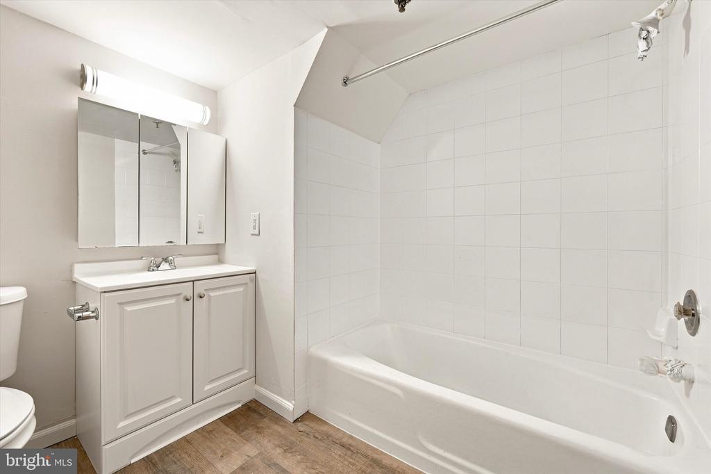 101 ARCH STREET Unit: 3B