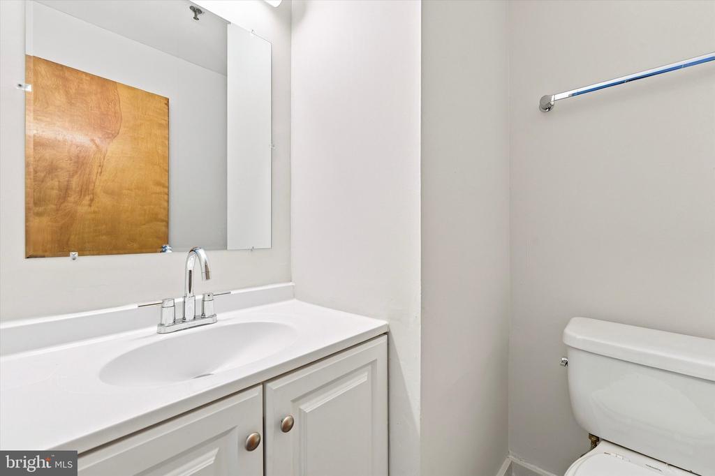 101 ARCH STREET Unit: 3B