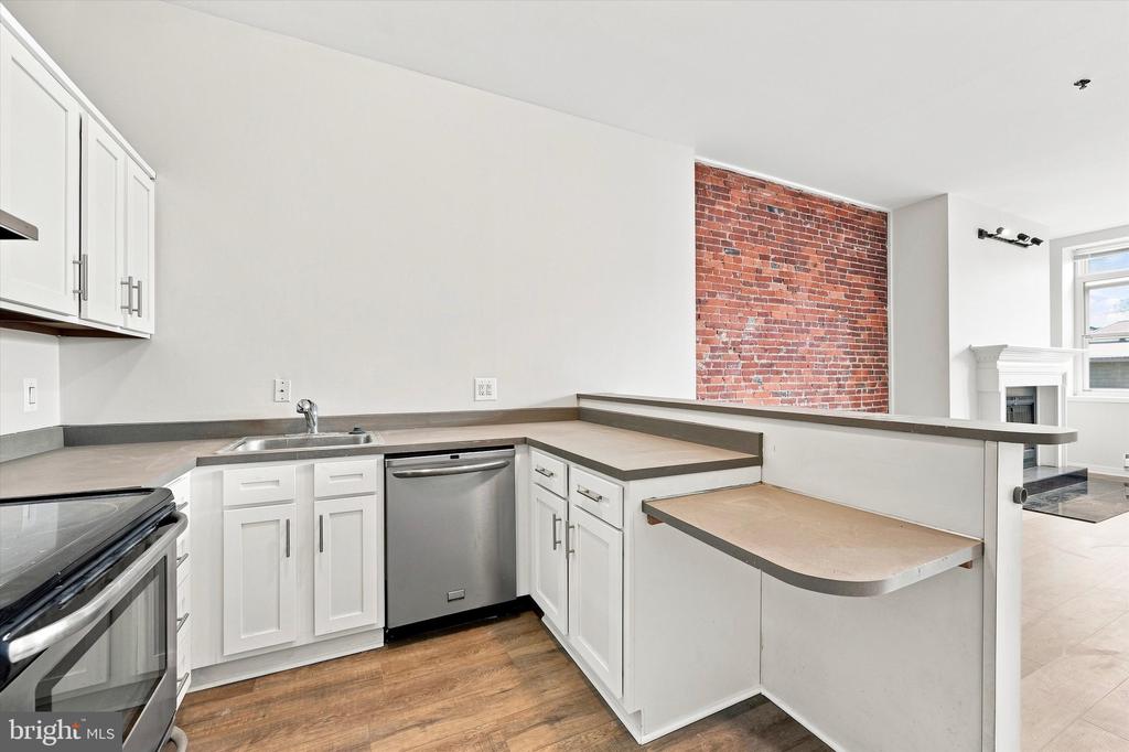 101 ARCH STREET Unit: 3B