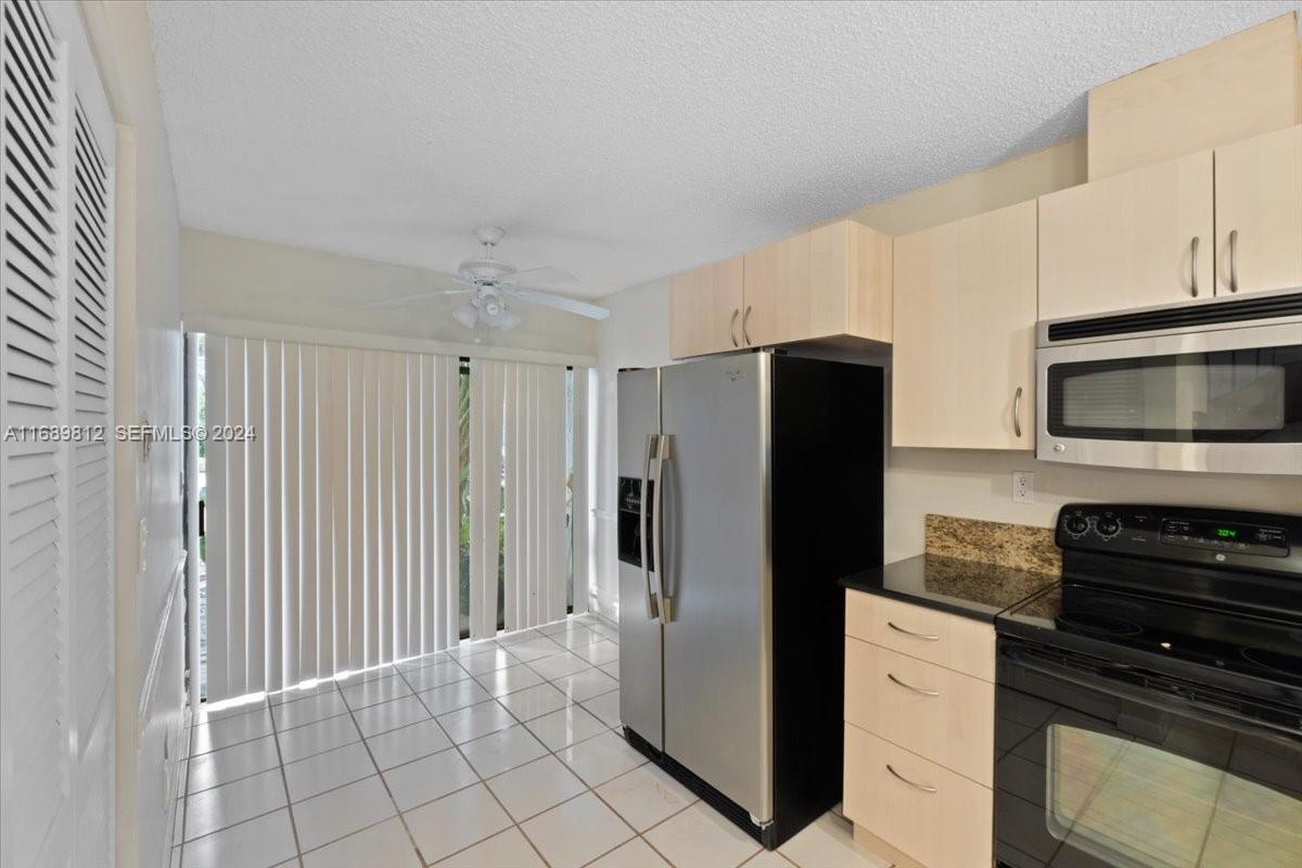 375 N Canal Point N 1010