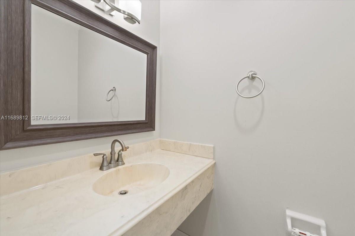 375 N Canal Point N 1010