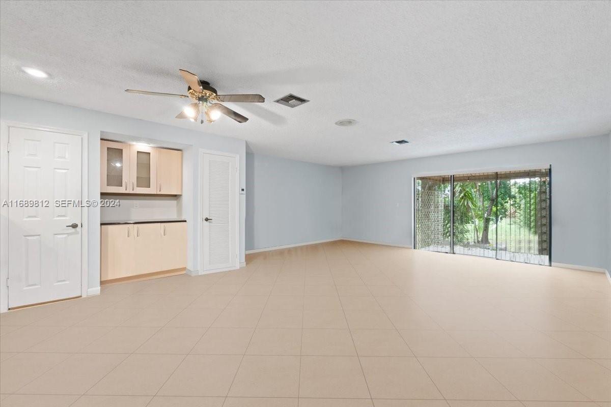 375 N Canal Point N 1010