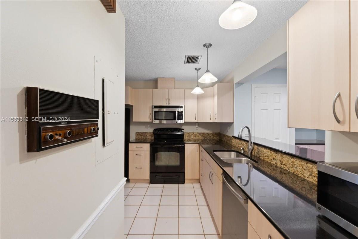 375 N Canal Point N 1010