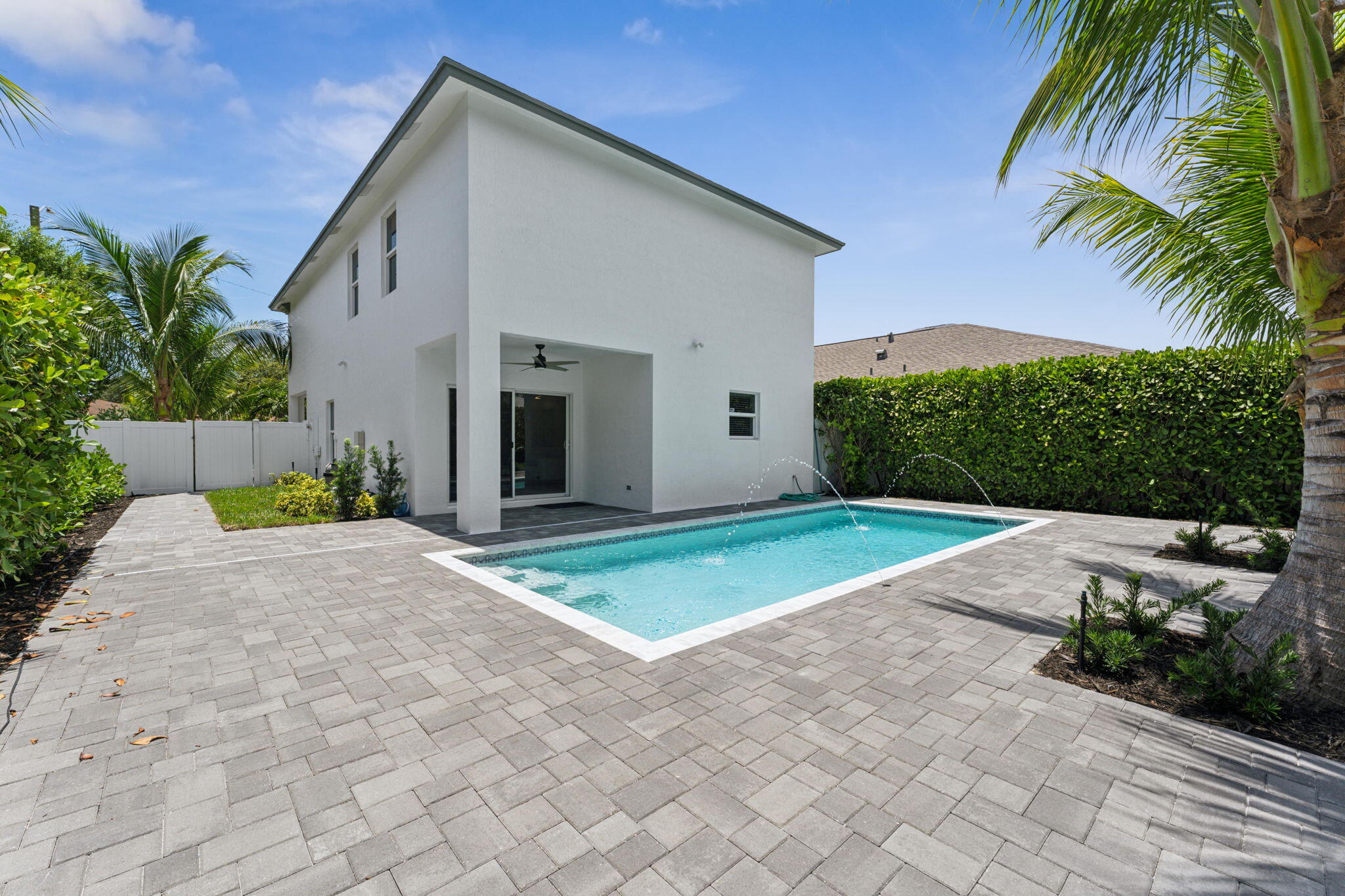 522 Lucky Lane