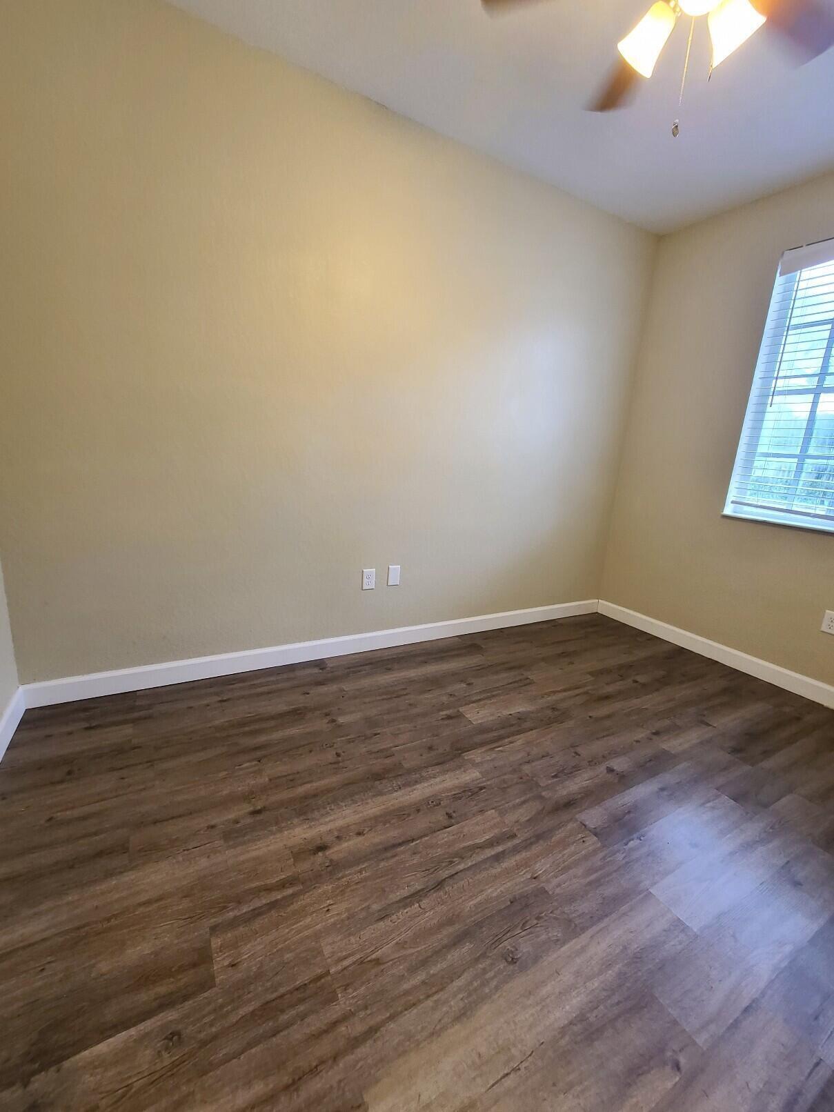 1952 Flamingo Place