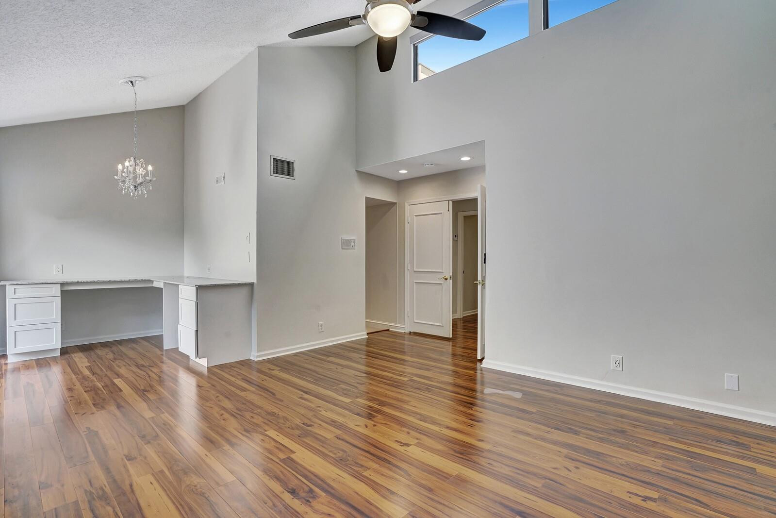 6012 Glendale Dr