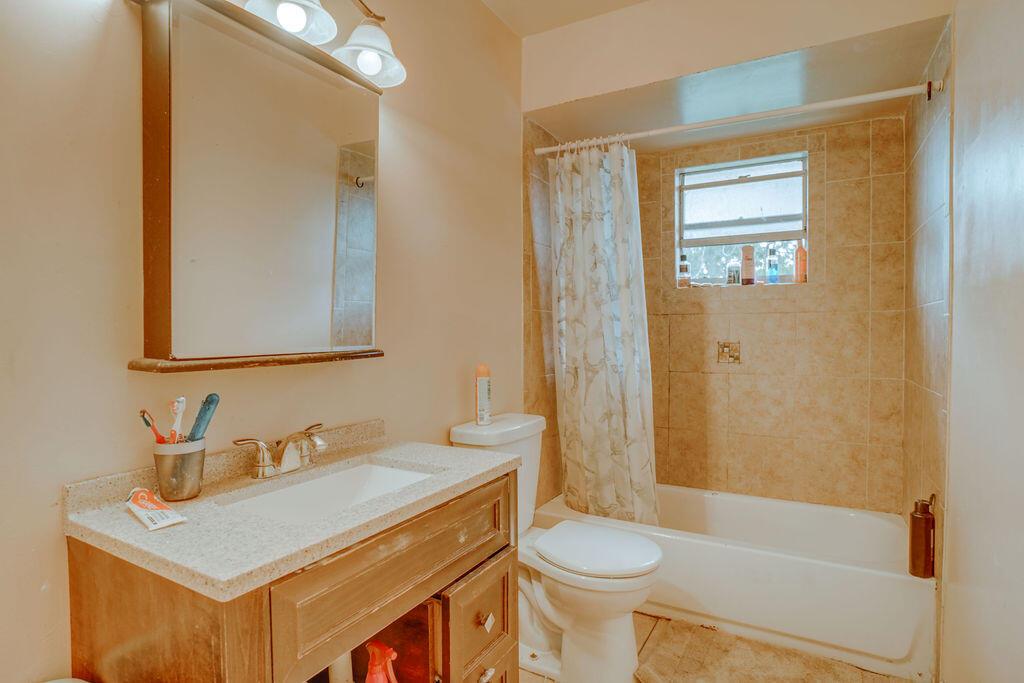 2320 SE Harrington Avenue