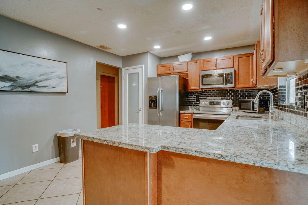 2320 SE Harrington Avenue