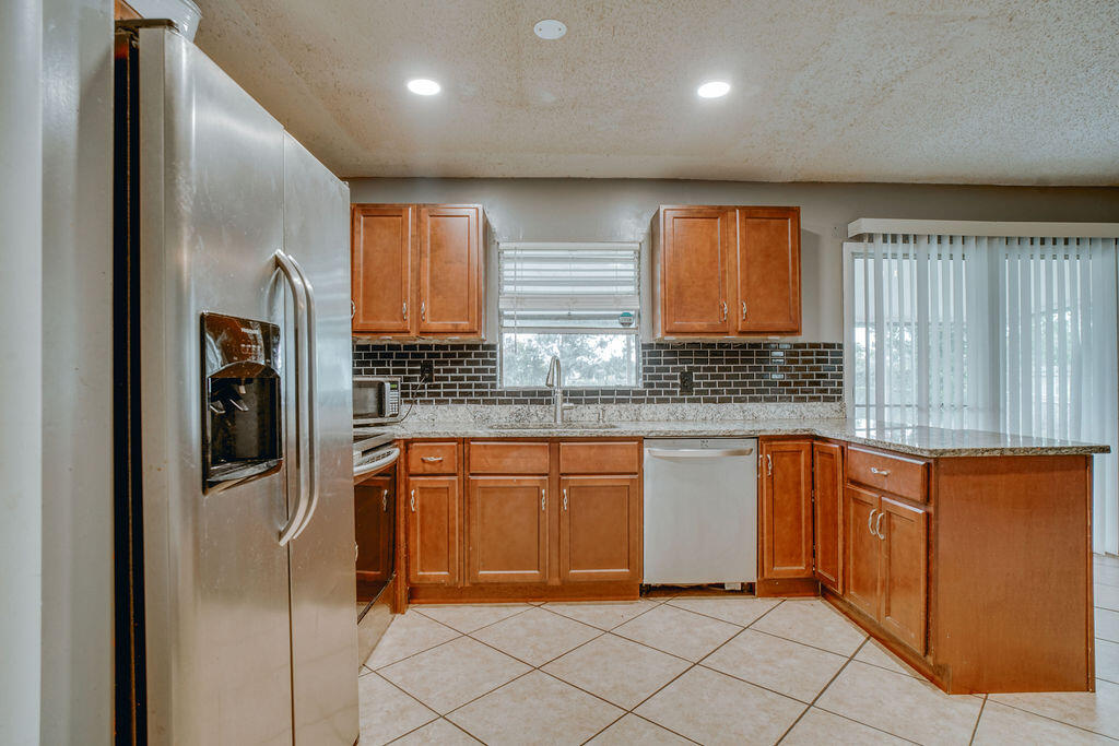 2320 SE Harrington Avenue