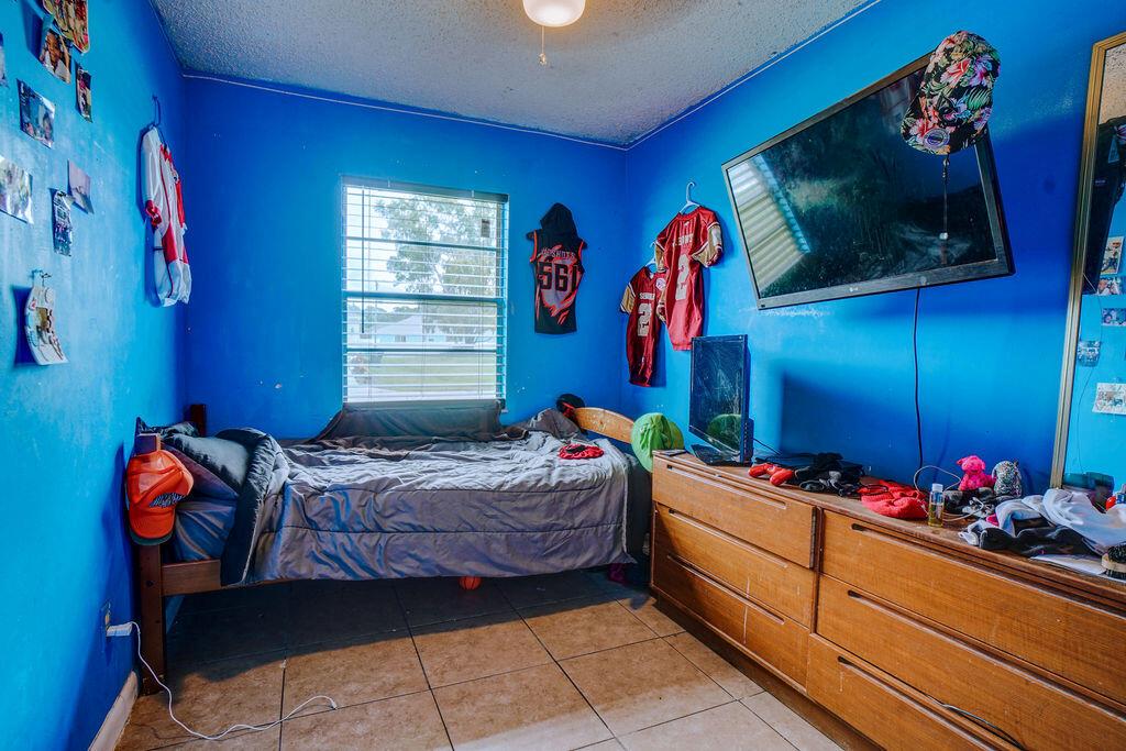 2320 SE Harrington Avenue