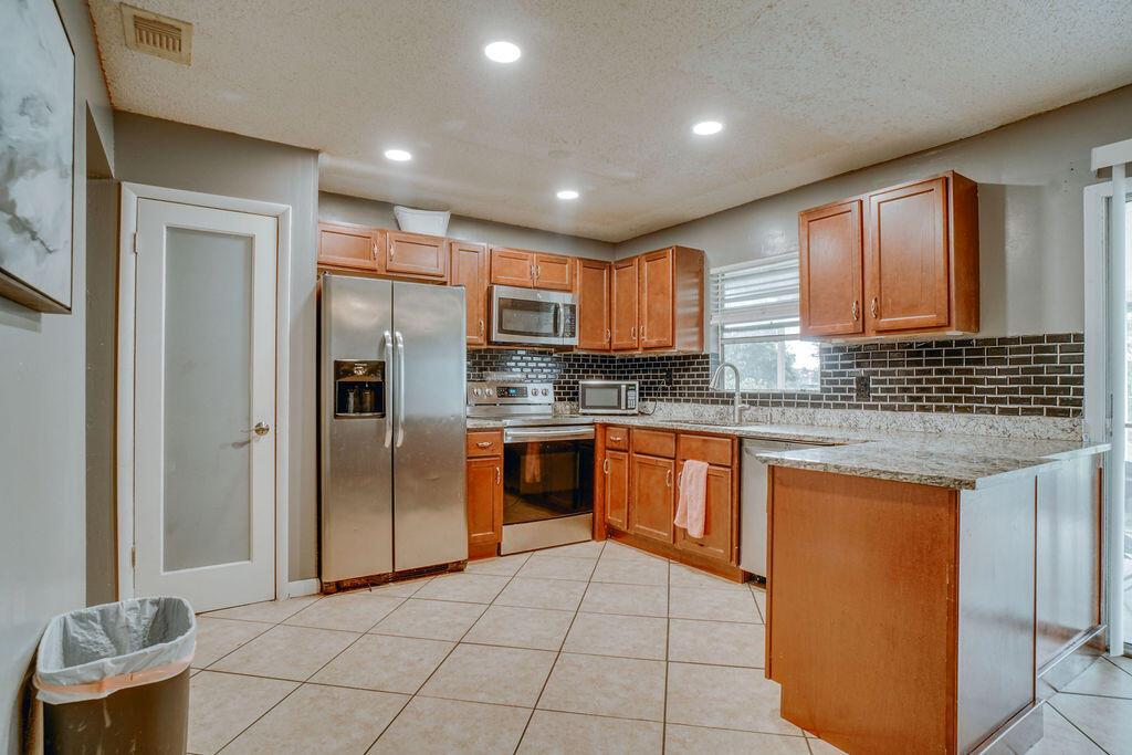 2320 SE Harrington Avenue