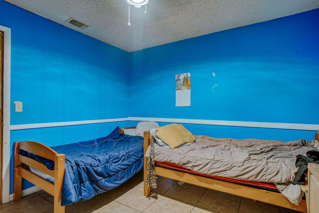 2320 SE Harrington Avenue