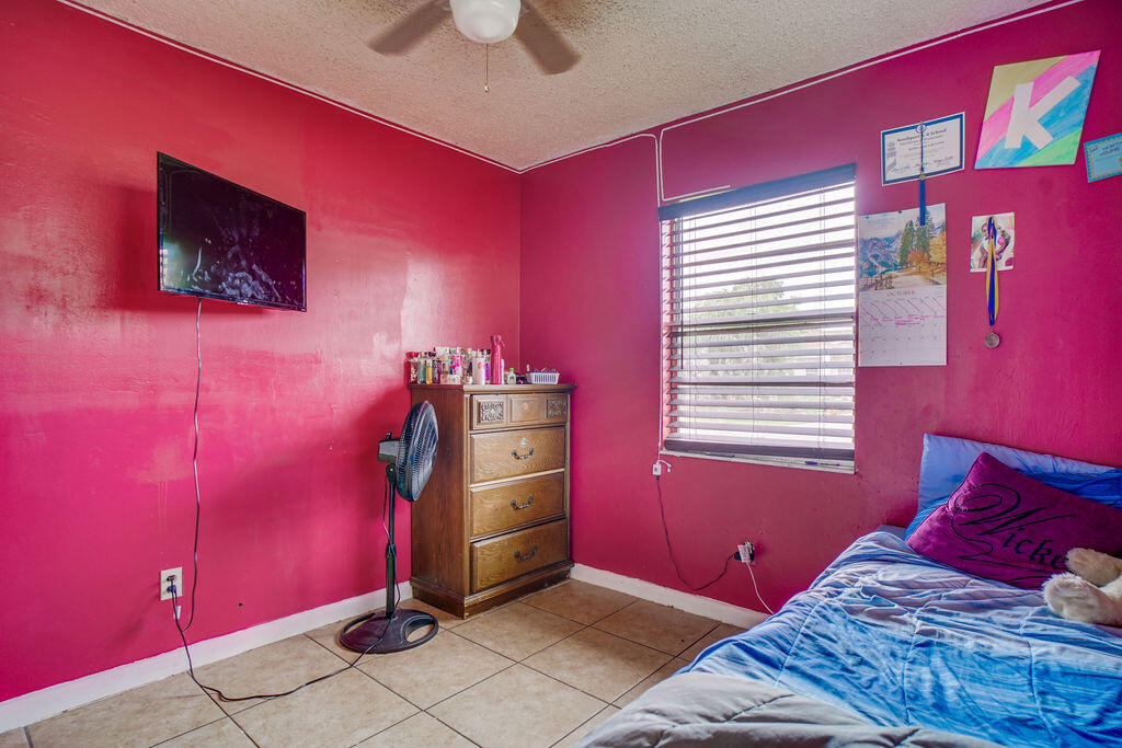 2320 SE Harrington Avenue