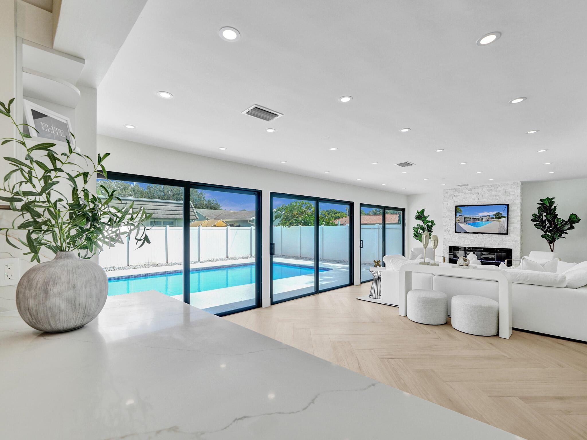 1541 NW 10th Street