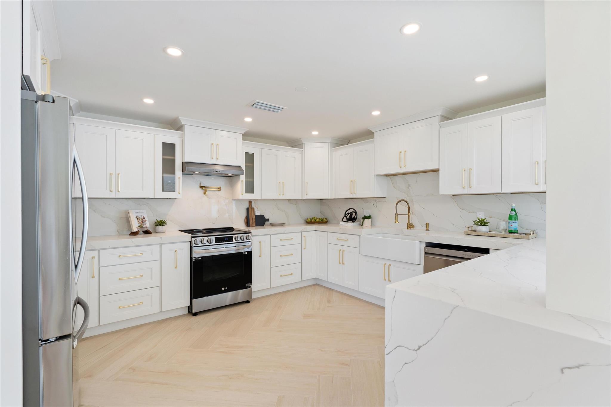1541 NW 10th Street