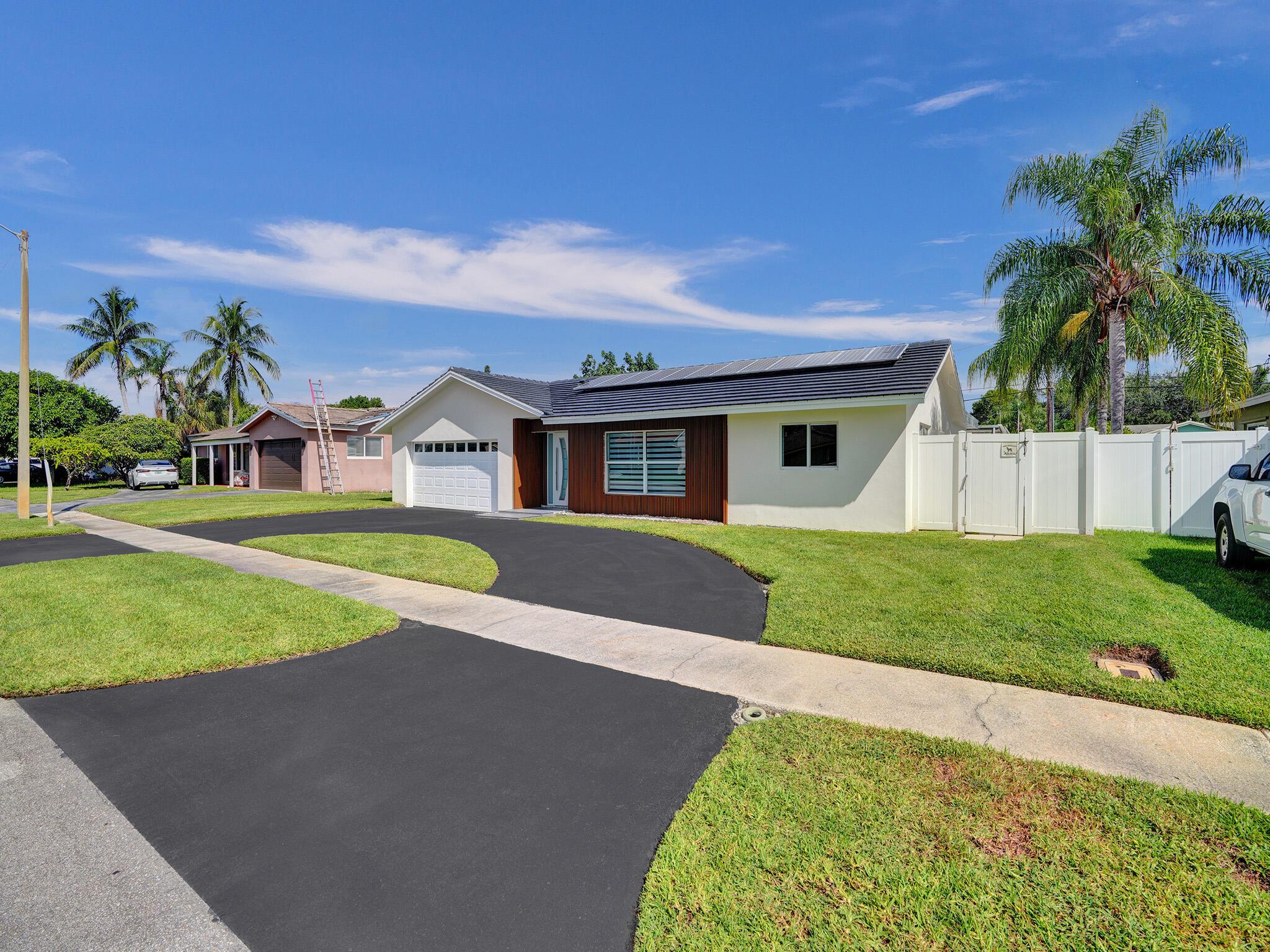 1541 NW 10th Street