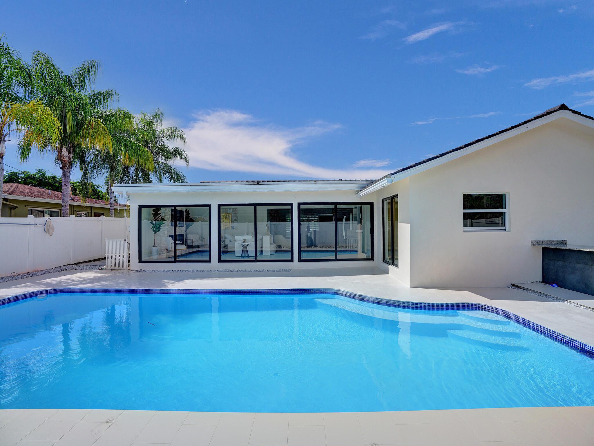 1541 NW 10th Street