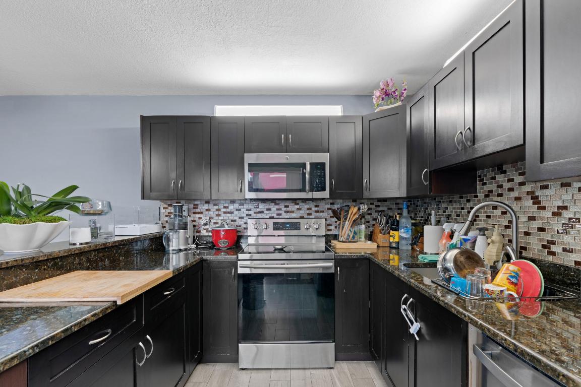 2140 White Pine Circle Unit: B