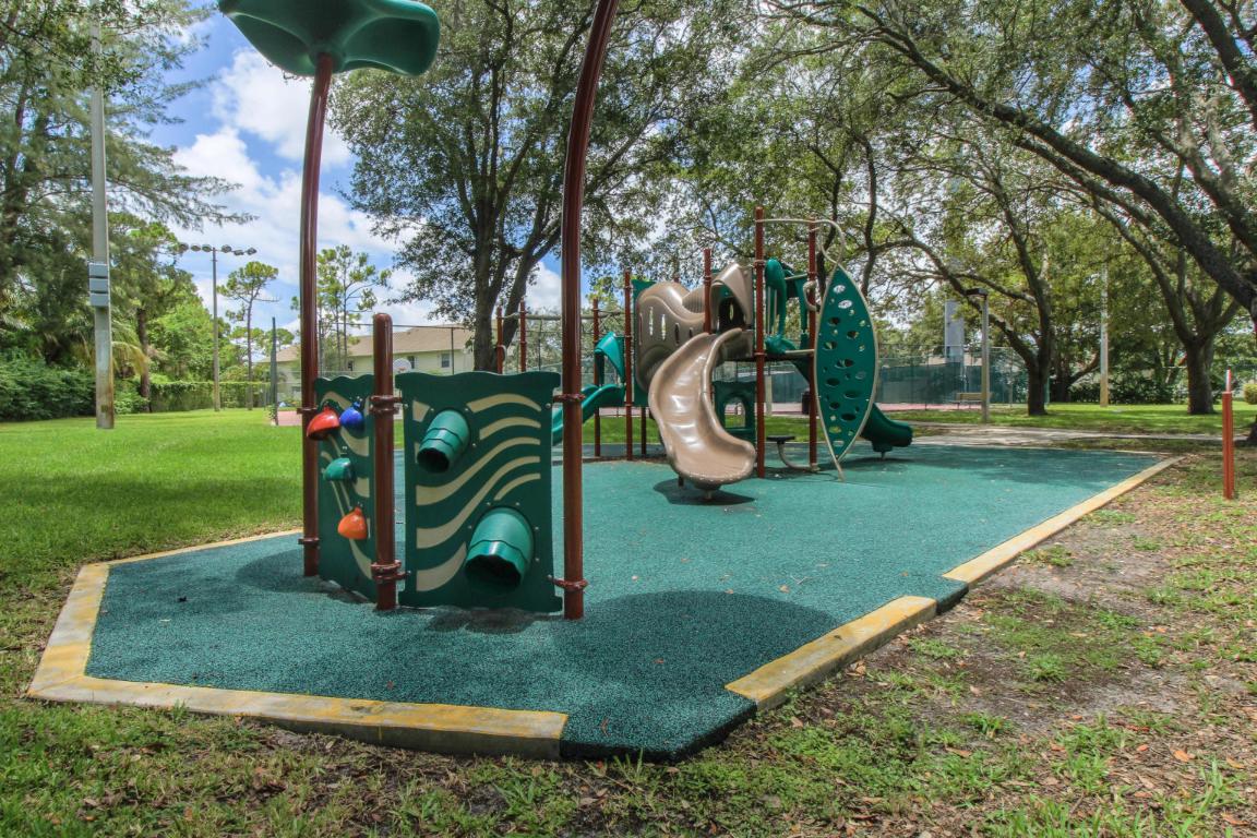 2140 White Pine Circle Unit: B