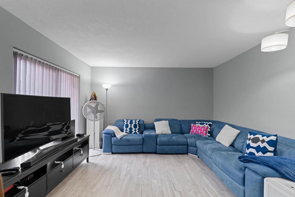 2140 White Pine Circle Unit: B