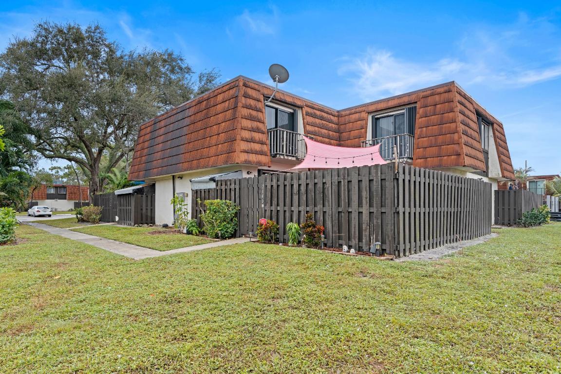 2140 White Pine Circle Unit: B