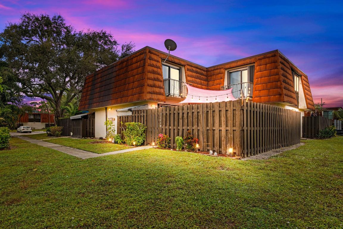 2140 White Pine Circle Unit: B