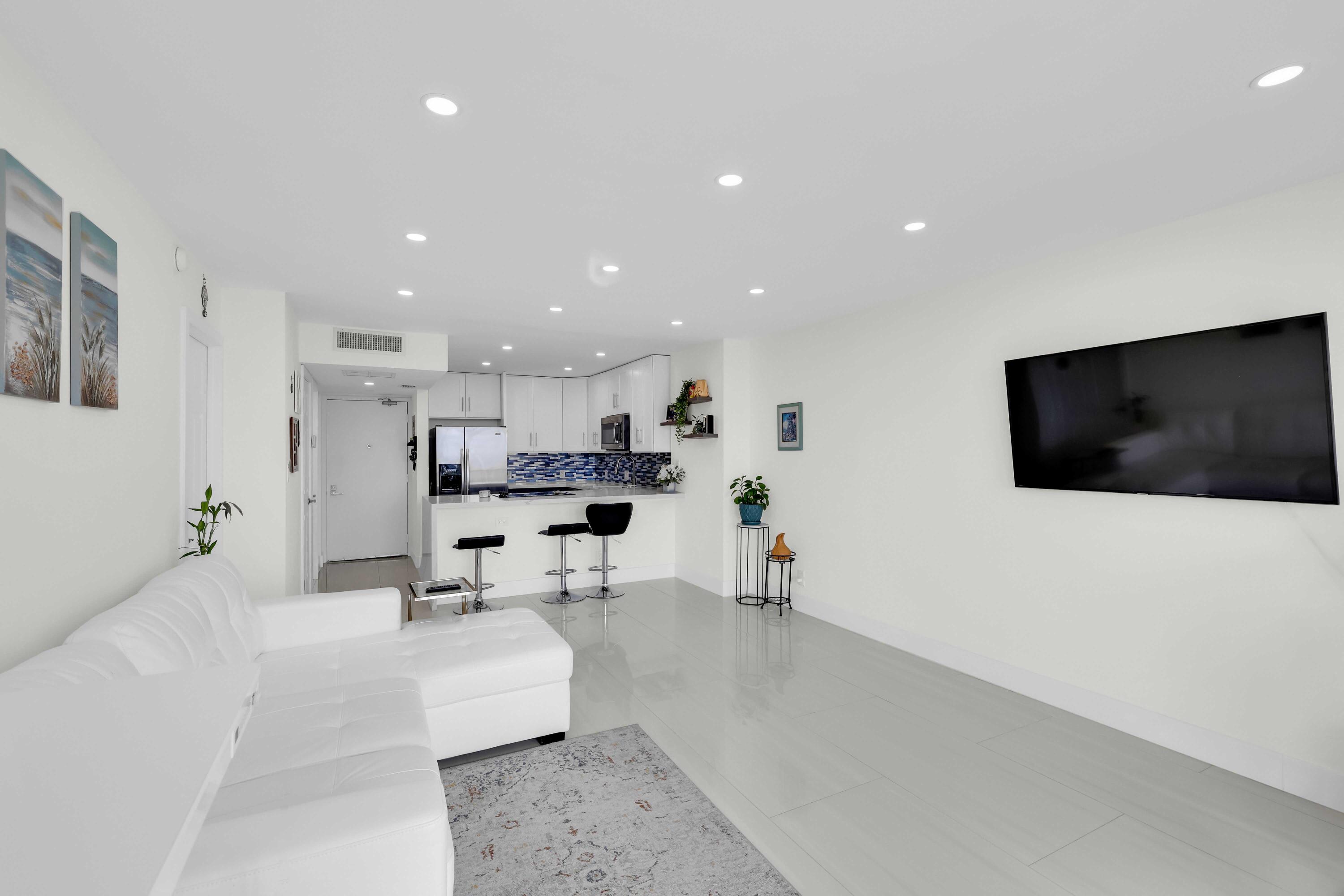 20335 W Country Club Drive Unit: 2107