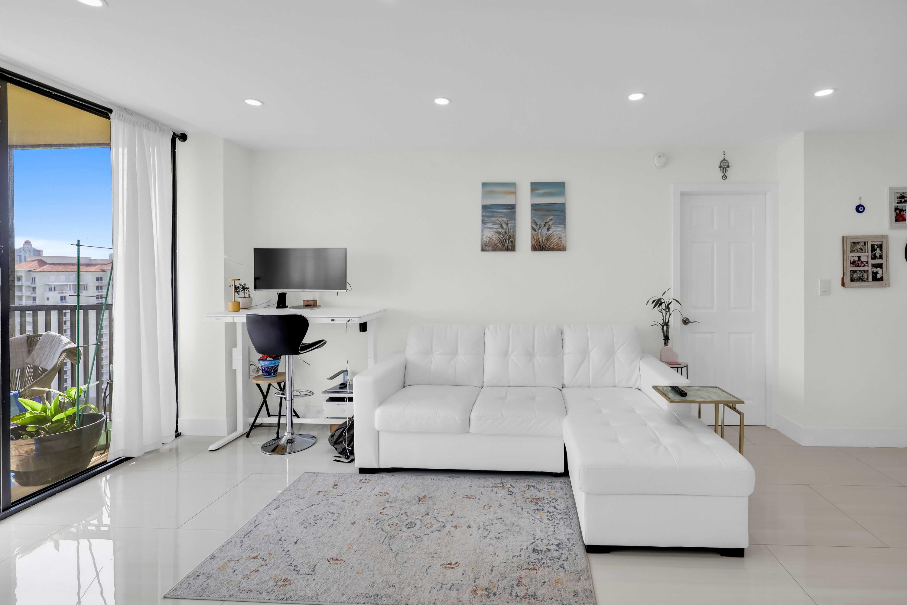 20335 W Country Club Drive Unit: 2107