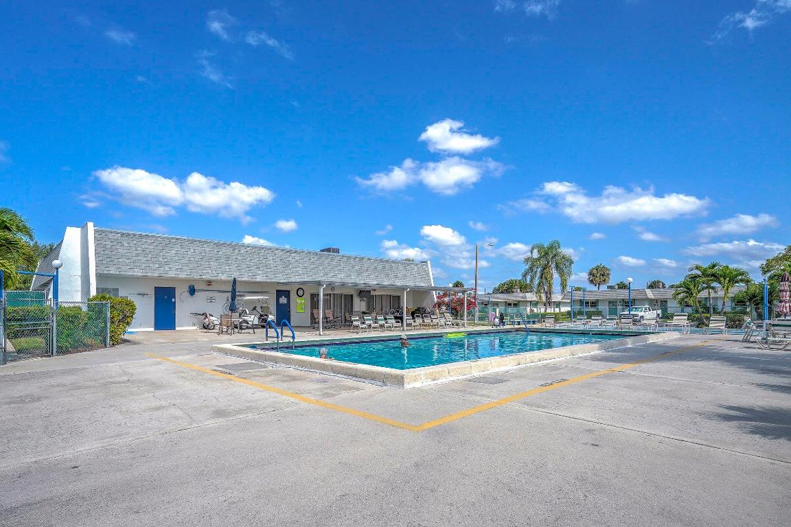 2638 Gately Drive E 14