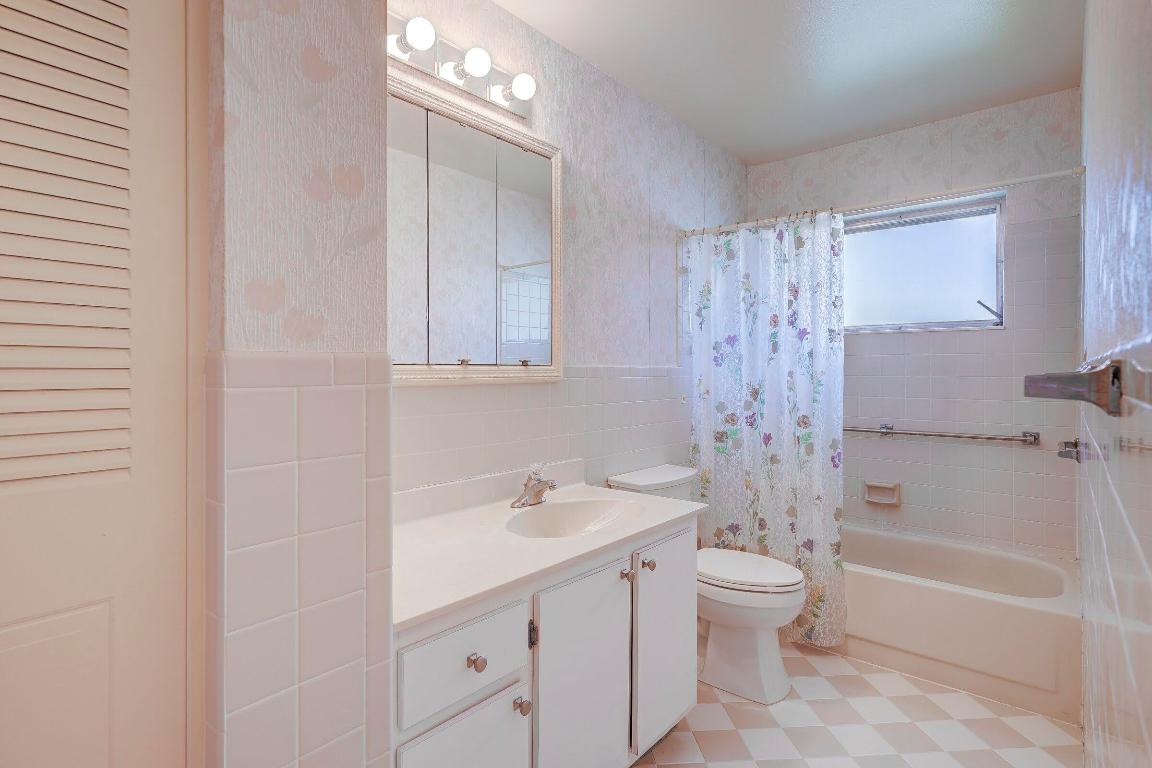 2638 Gately Drive E 14