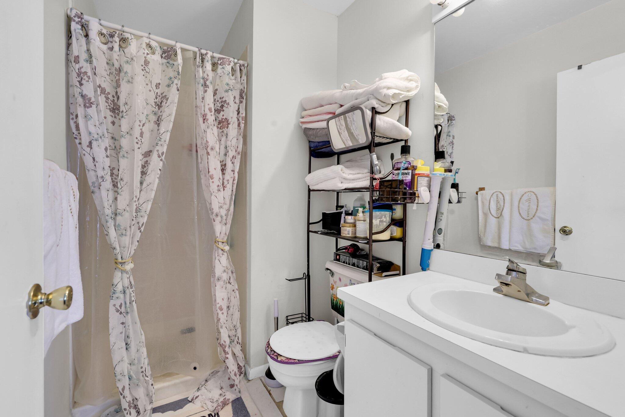 3807 Inlet Circle