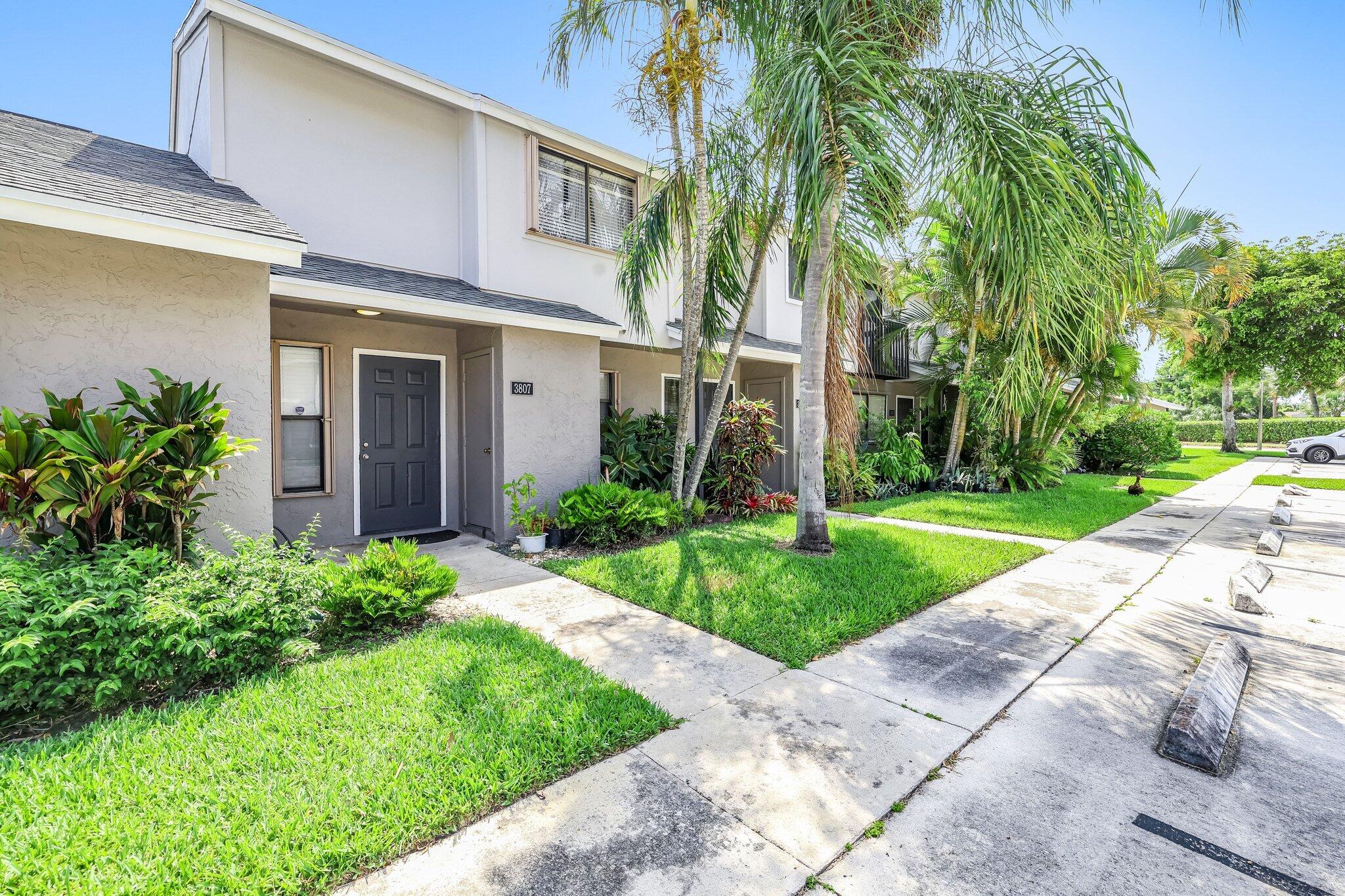3807 Inlet Circle