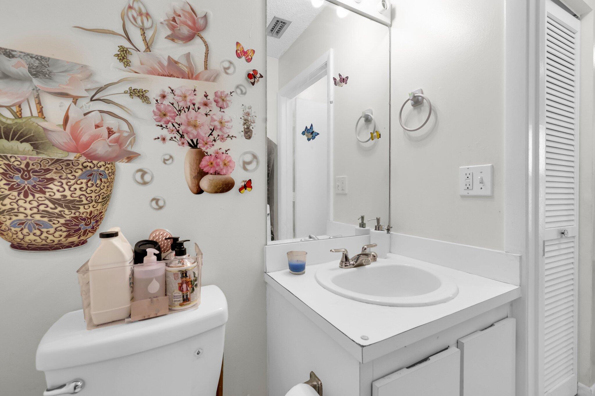 3807 Inlet Circle