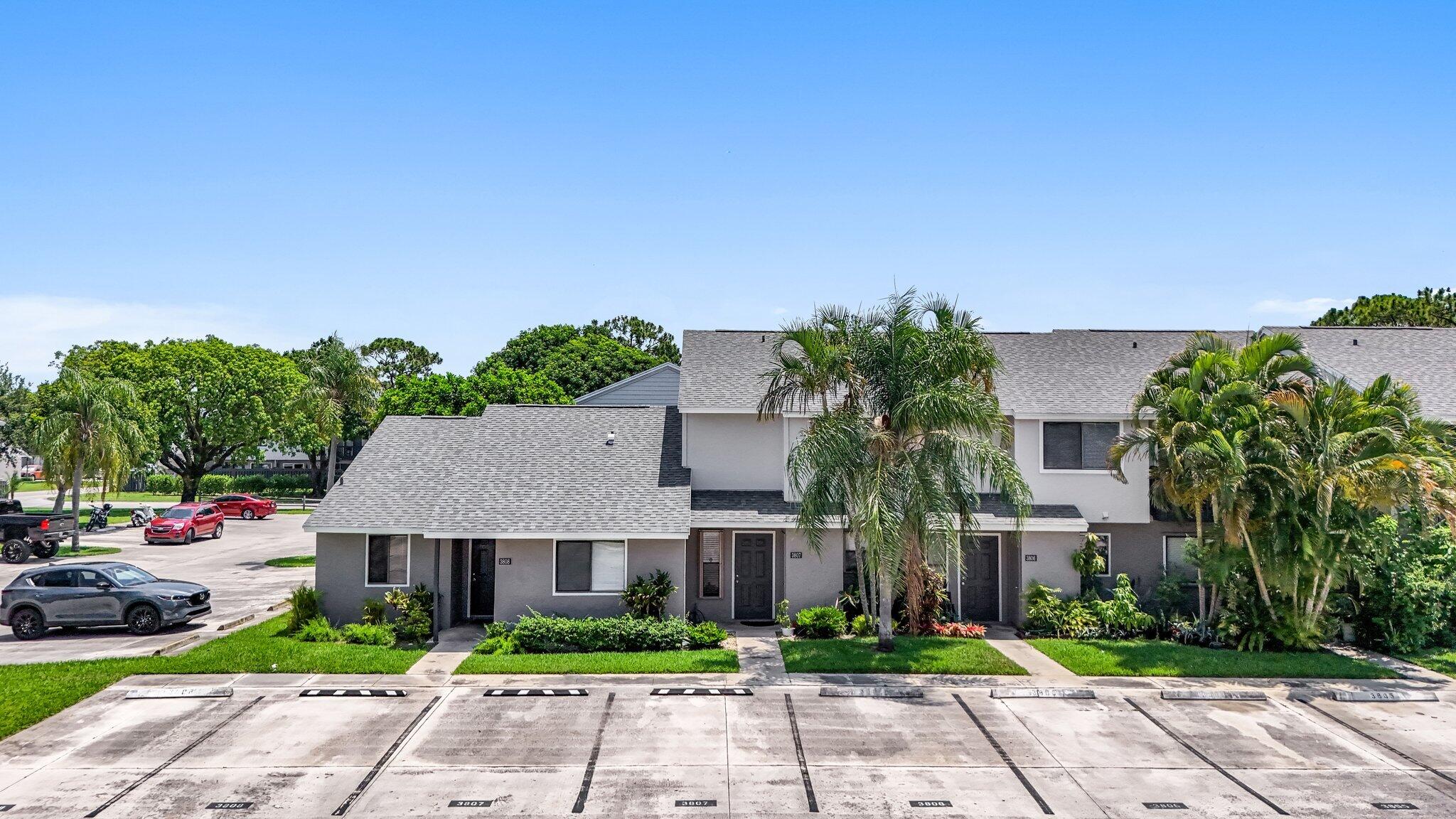 3807 Inlet Circle