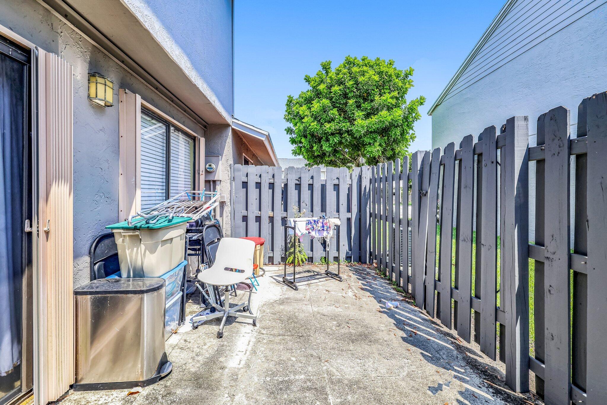 3807 Inlet Circle