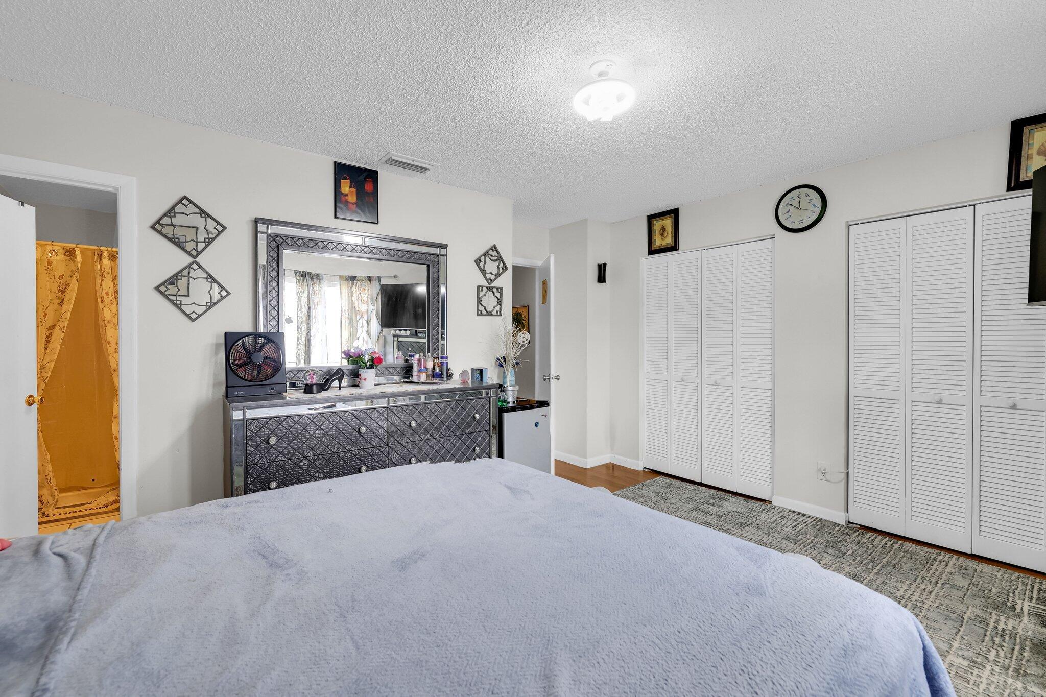 3807 Inlet Circle